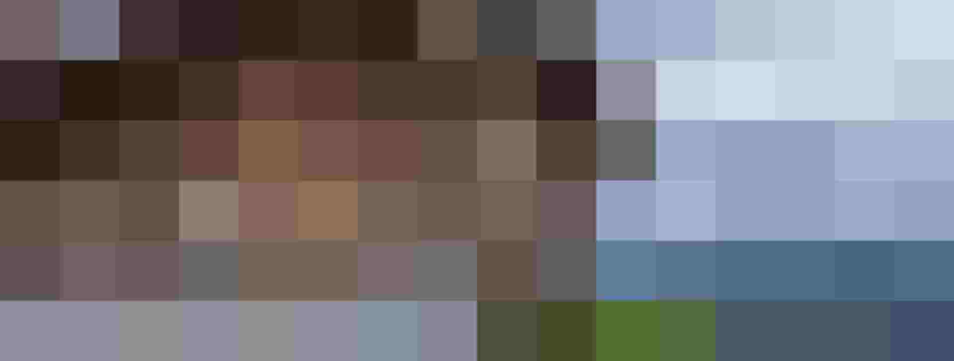 Traditionelle Almhütte Hochmaisalm mit Blumen vor Bergpanorama Hochkönig im Salzburger Land